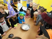 Halloweenský čarodějný den s karnevalem